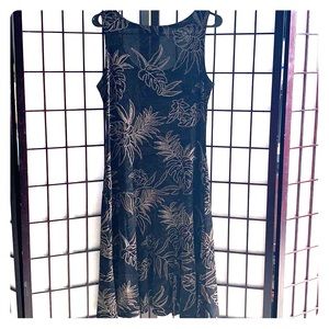 CHICO’S TRAVEL WEAR SLEEVELESS DRESS!!! Size Med